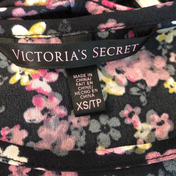 Victoria Secret floral long sleeve top - Picture 4 of 4